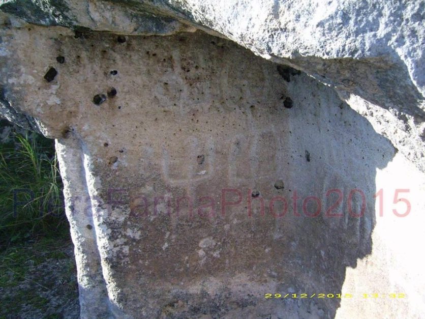 Cheremule: Tomba Branca, Petroglifi